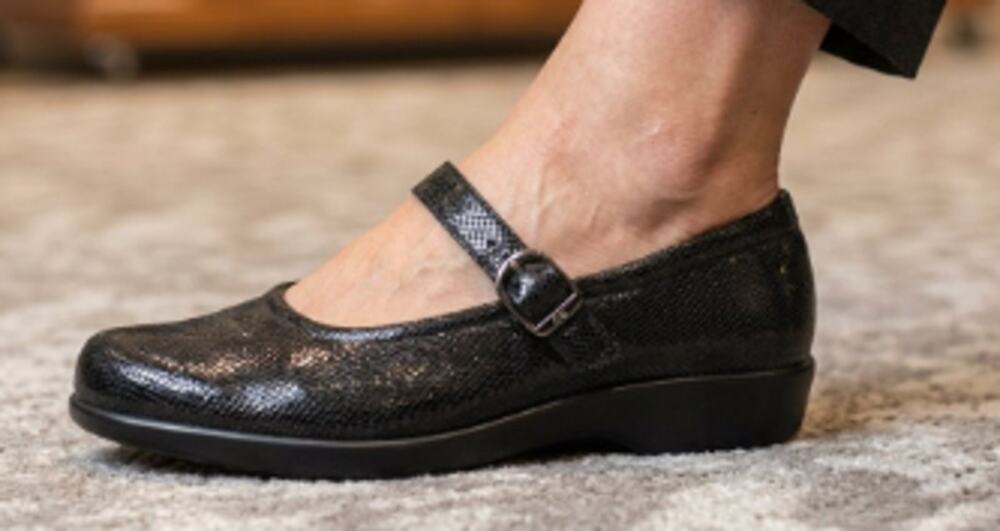 SAS Black Snakeskin Embossed Maria Mary Jane Shoes sz 7M